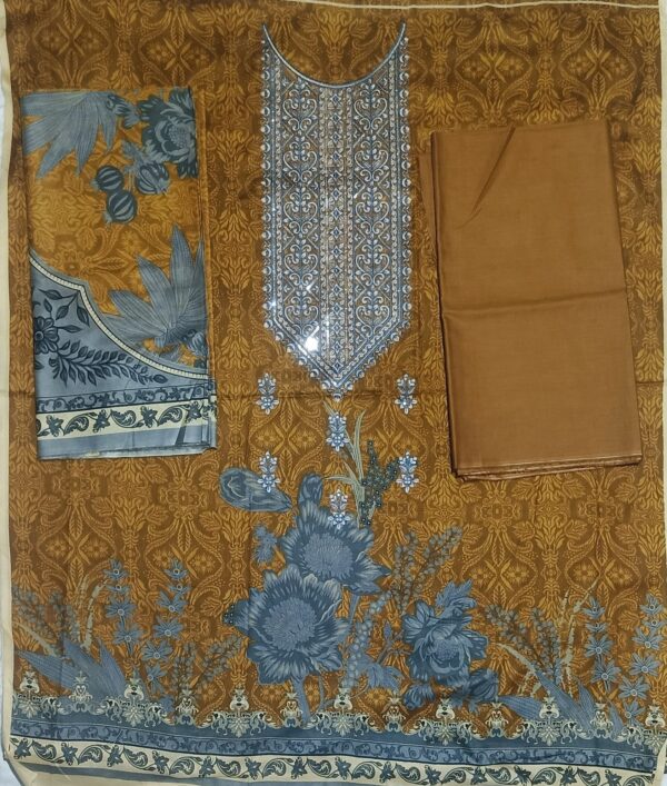 Lawn three piece with (Lawn) dupatta - Image 4