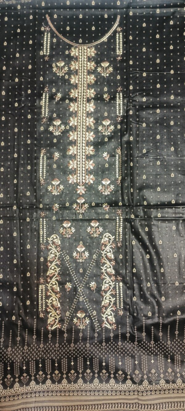 Lawn three piece with (Lawn) dupatta - Image 3